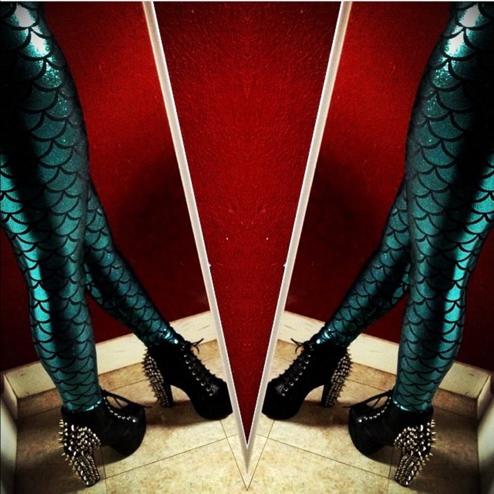 FINAL JC 8 Black Leather Spiked Lita Booties
